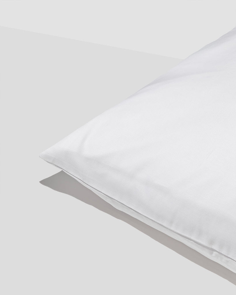 Silvon pillowcase angle white