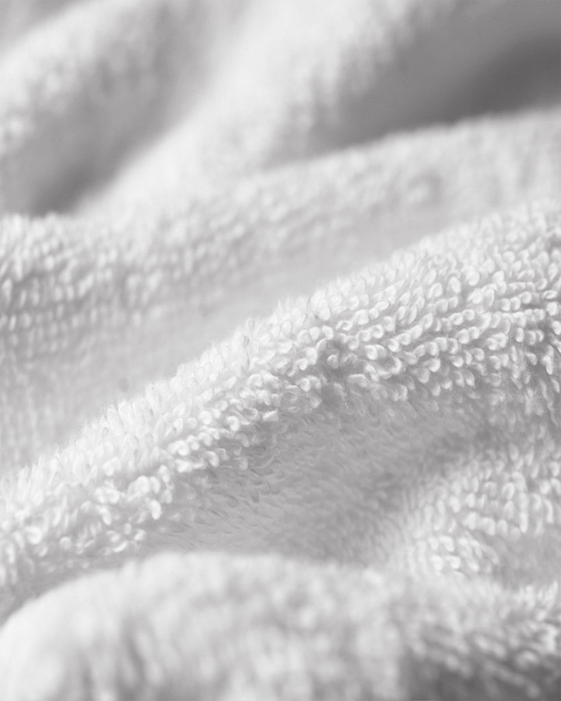 Silvon bath towel macro white